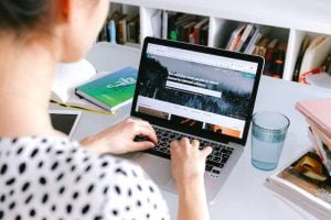 Jenjang Karir Digital Marketing (Pexels @Anna Shvets)