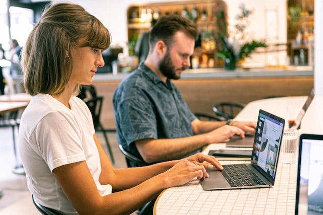 Agency Digital Marketing Terbaik di Indonesia (Pexels @Canva Studio)