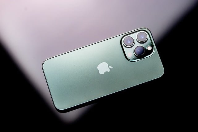 Mengatasi Masalah iPhone 13 (Pixabay @ Photoshoot4You)