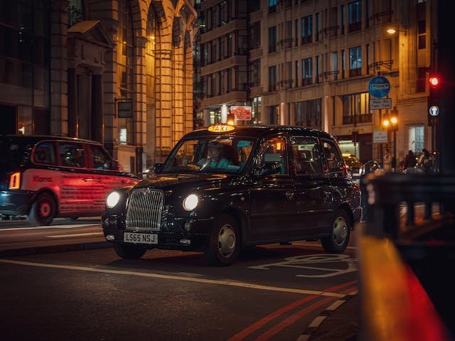 Mobil Otonom: Pexels @Mario Spencer