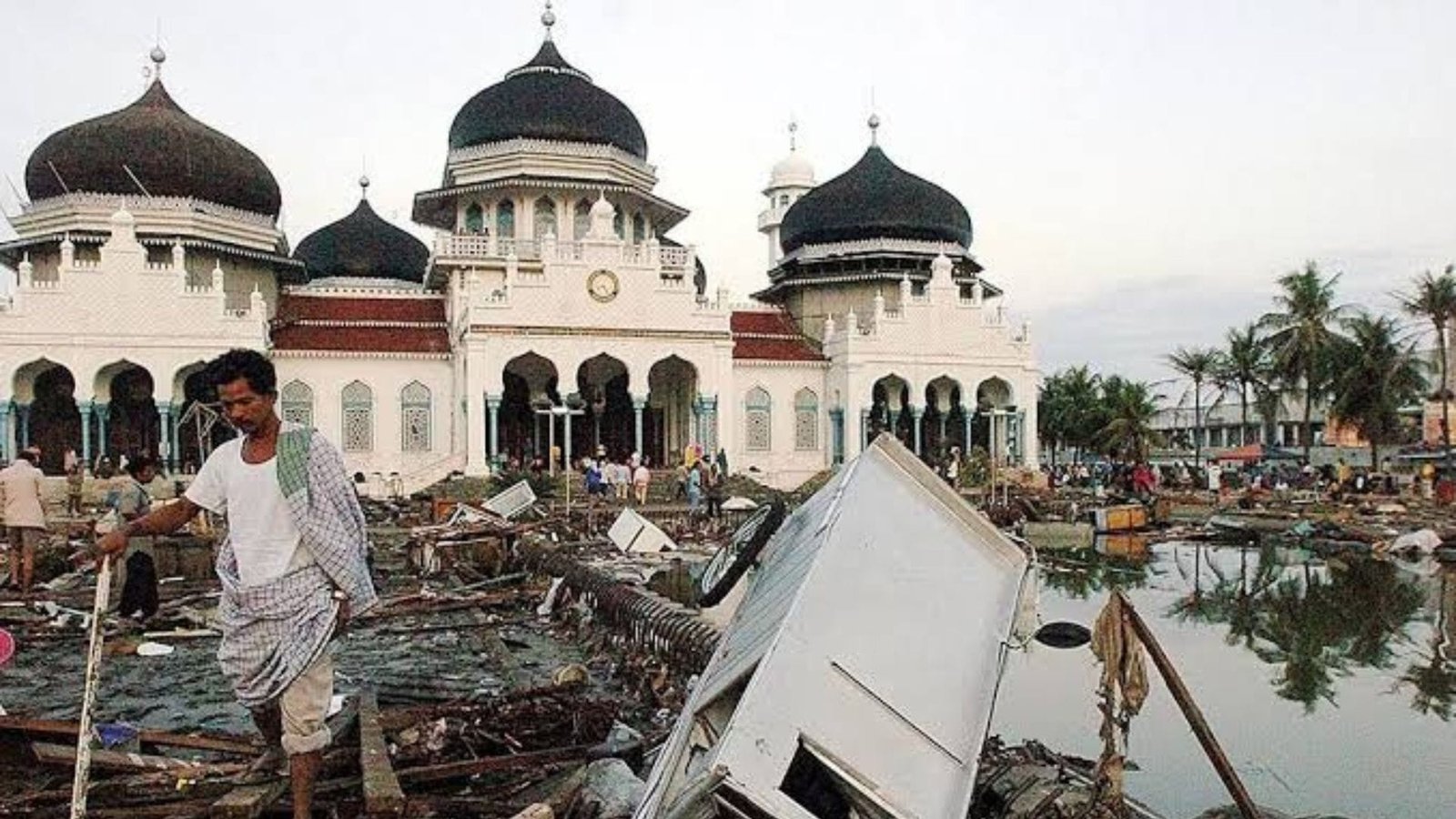 Mitos Tsunami Aceh
